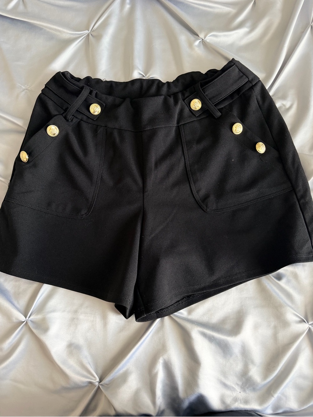 High-Waist Women's Shorts in Black - Classic Fit - Picture 2 of 3
